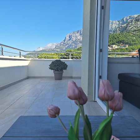 Apartment Anny De Luxe With Sea View Makarska Esterno foto