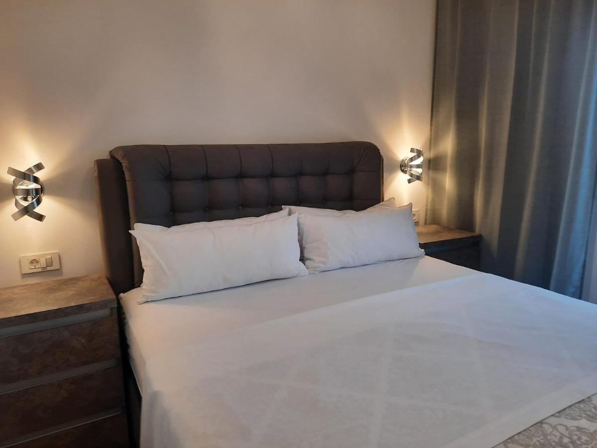 Apartment Anny De Luxe With Sea View Makarska Esterno foto