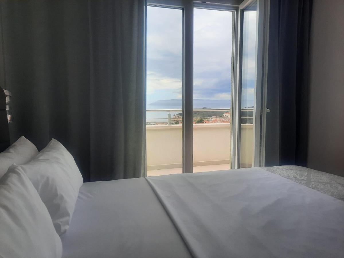Apartment Anny De Luxe With Sea View Makarska Esterno foto
