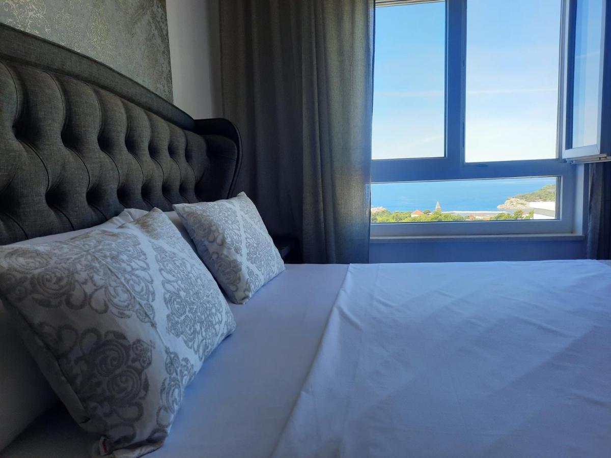 Apartment Anny De Luxe With Sea View Makarska Esterno foto